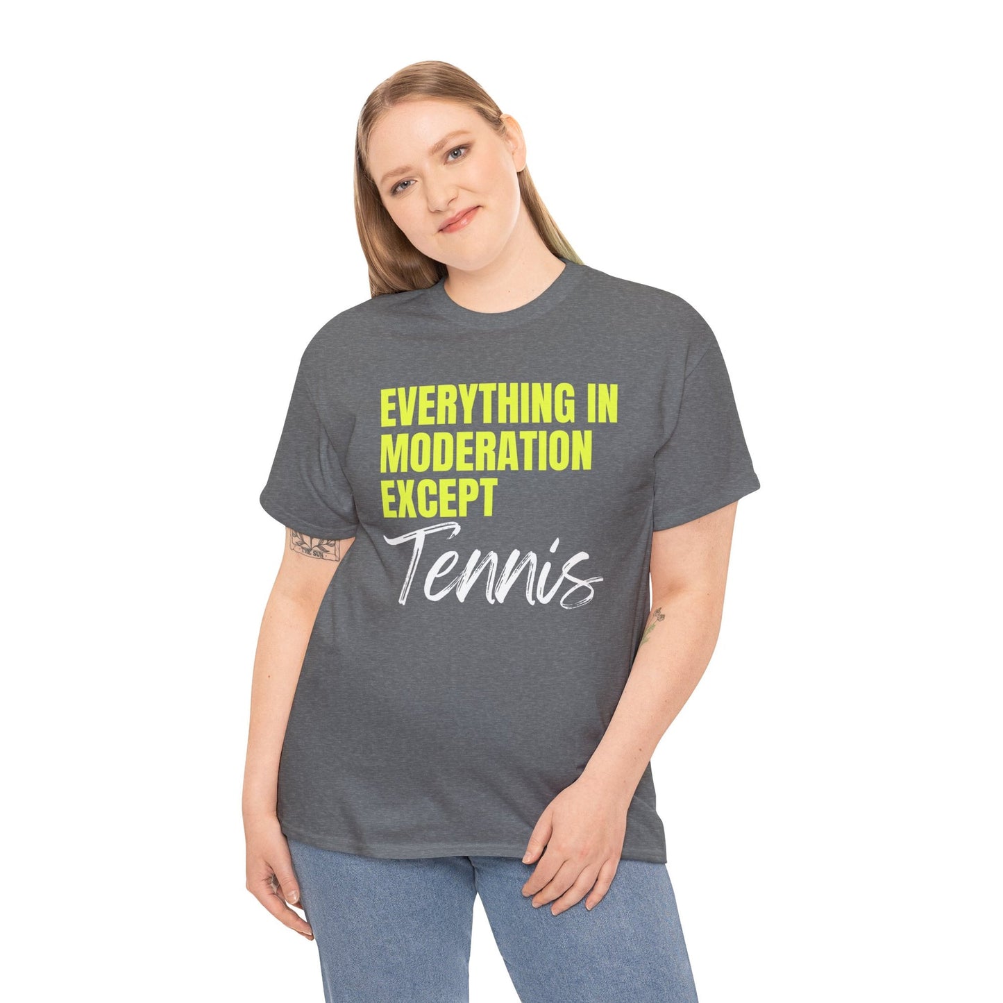 MODERATION - Tennis Basic Tee