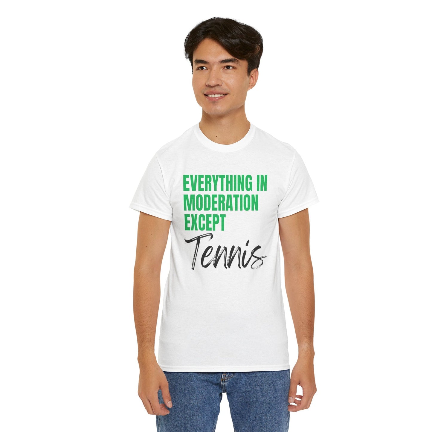 MODERATION - Tennis Basic Tee