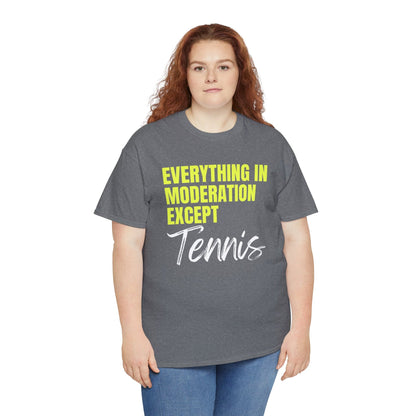 MODERATION - Tennis Basic Tee