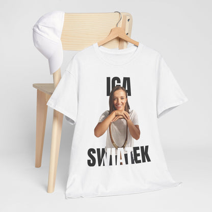 IGA SWIATEK 2 - Tennis Basic Tee