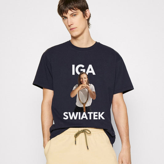 IGA SWIATEK 2 - Tennis Basic Tee