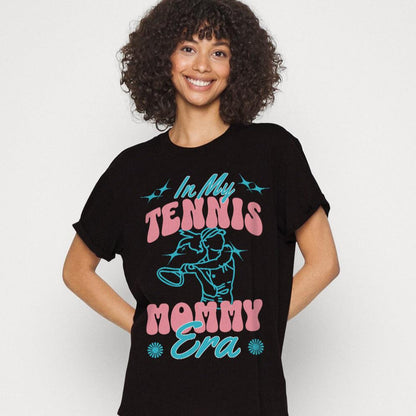 TENNIS MOMMY ERA - Tennis Basic Tee